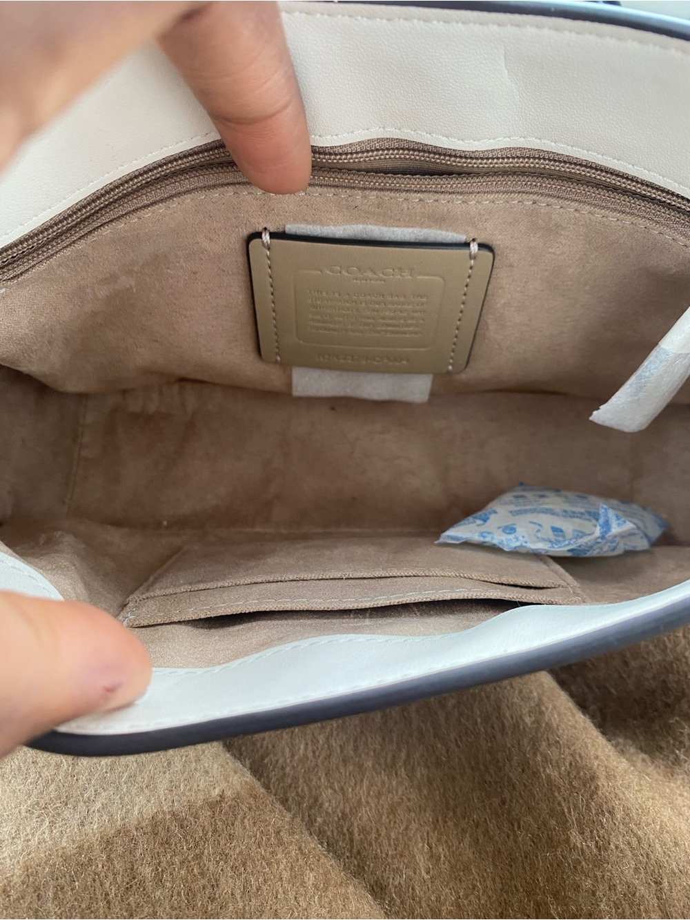 Coach Eliza, shoulder bag in refined smooth leather - Picture 7 of 9